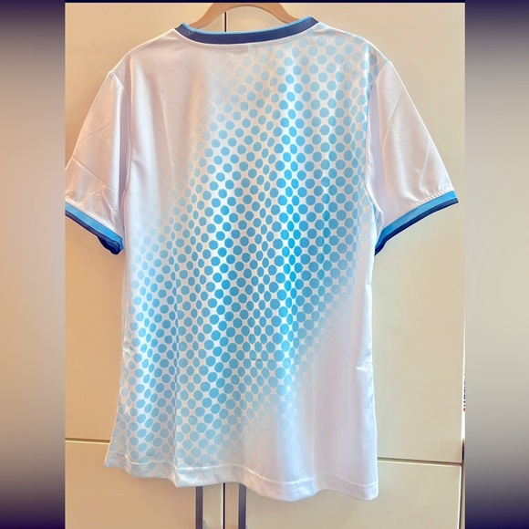 ENGLAND Football Soccer Jersey T Shirt – Red & White – Adult Size M– Fan Shirt - Picture 3 of 5